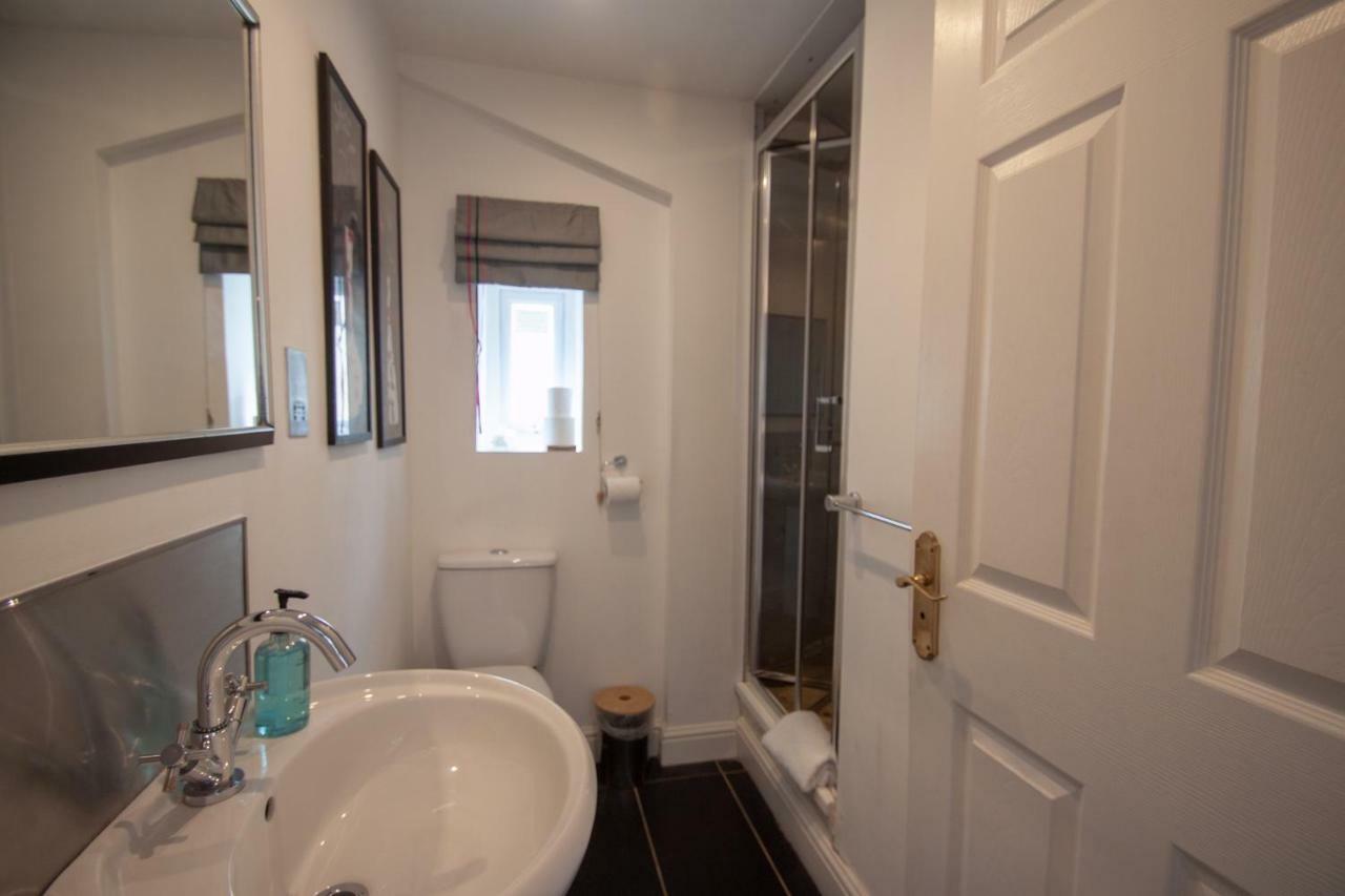 Just B -Town Centre, 2 X Double Bedroom Apartment With Smart Tv, Full Kitchen & Great 1400 Power Shower! St Elmo Cottage Дартмаут Экстерьер фото